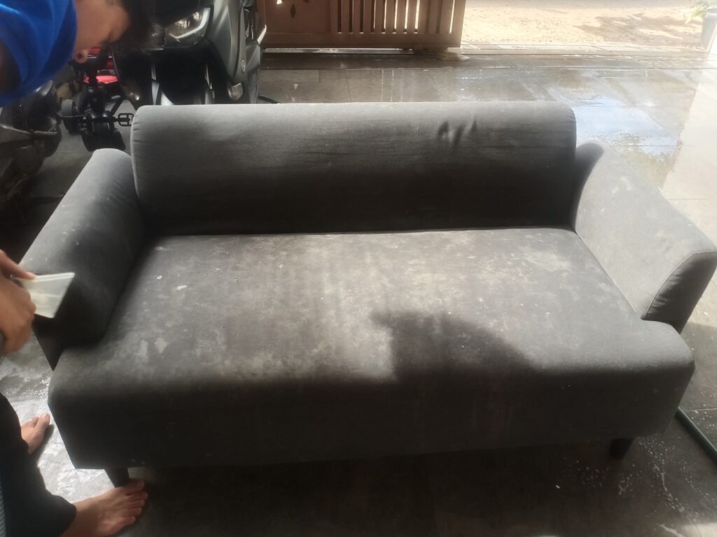 Contoh Sofa Yang Kotor